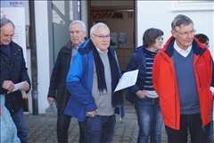 Martin Sauer mit den Wanderführern des TSV Eschenbach Martin Sauer mit den Wanderführern des TSV Eschenbach
